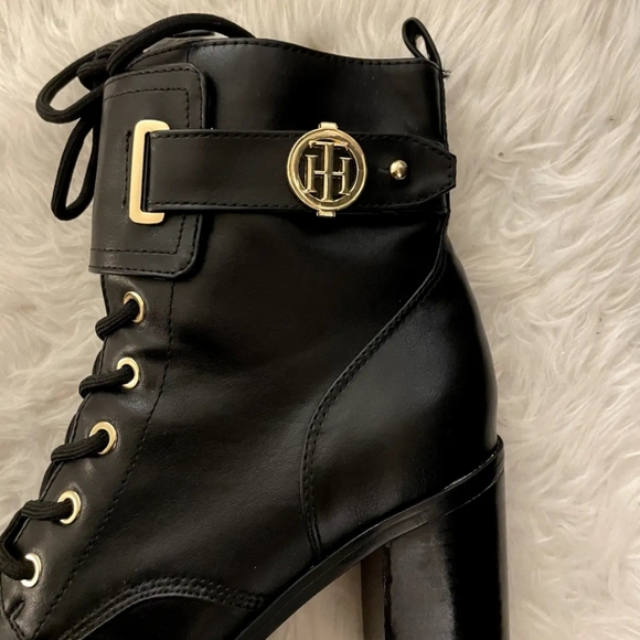 BRAND NEW Tommy Hilfiger Women's Prussia Black Boots Bootie Size 10(Retail $149) - Picture 3 of 6